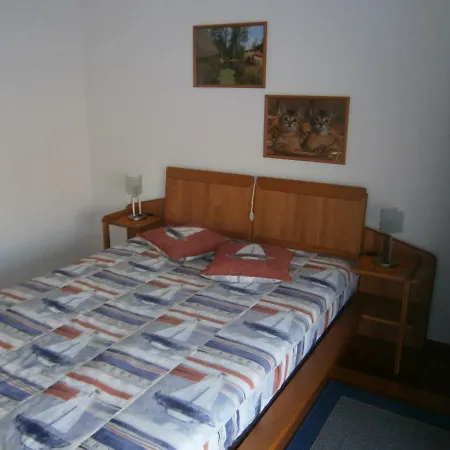 Sun, Sky And Sea Апартаменты Эшмориш