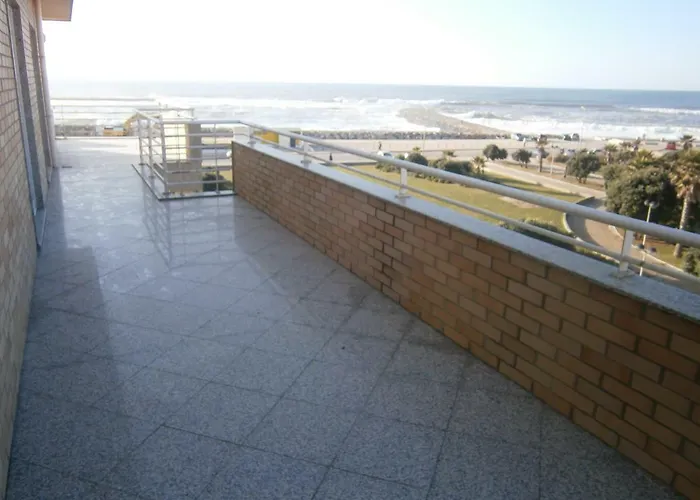 Sun, Sky And Sea 아파트